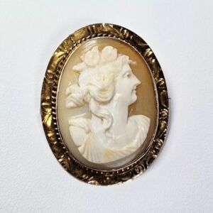 Antique Art Nouveau 10K Gold Cameo Brooch Pendant Engraved Frame Italian Shell